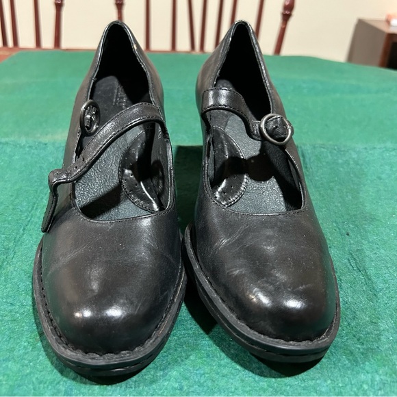 Born Shoes - BORN Black Heal Mary Jane Size 8 medium/wide Hand Crafted Footwear